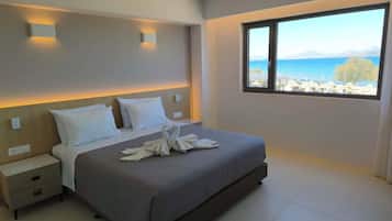 King Suite Ocean View | 客房內保險箱、書桌、熨斗/熨衣板、免費無線上網