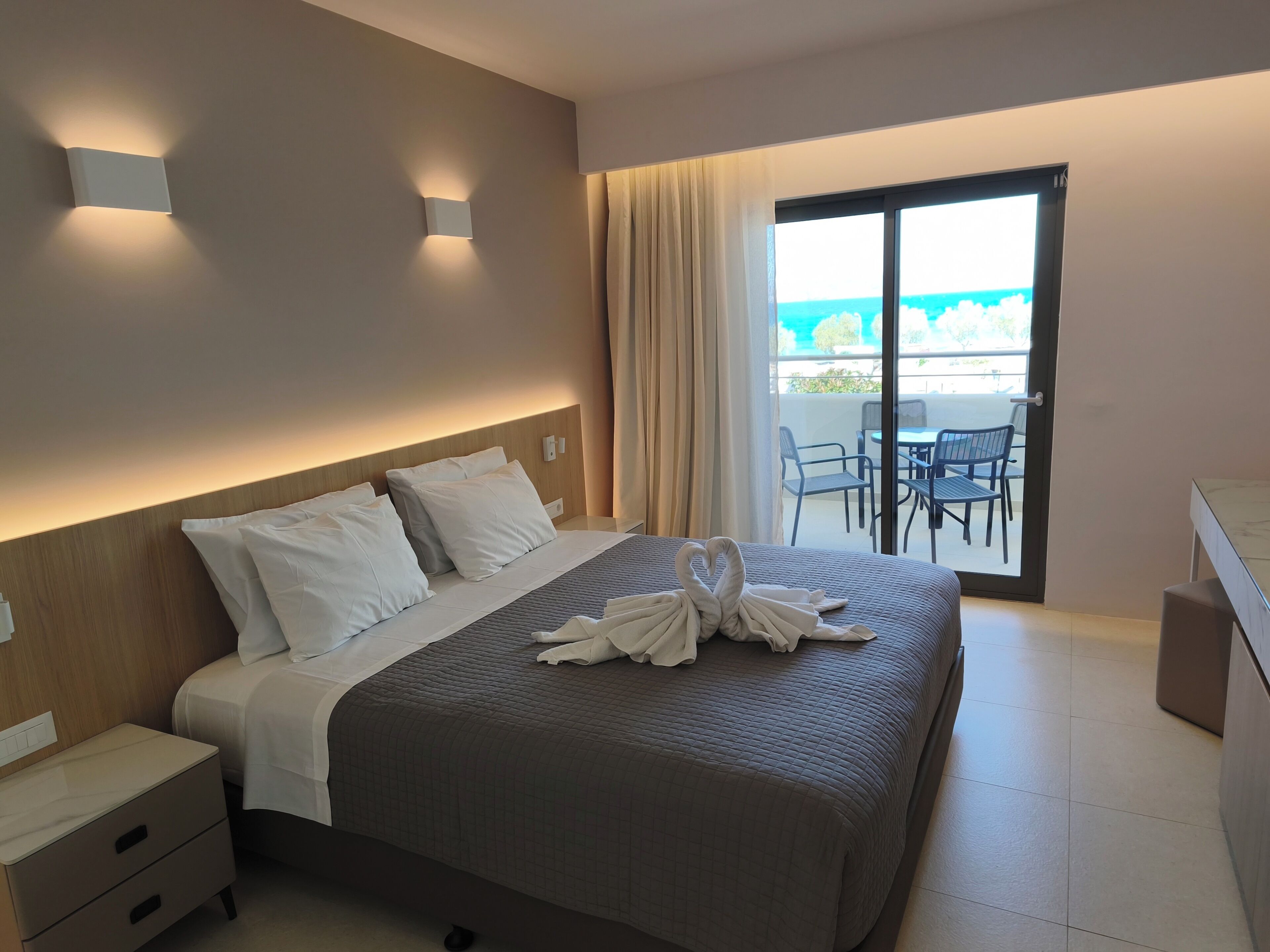 Superior Suite, Sea View Top Floor | In-room safe, desk, iron/ironing board, free WiFi