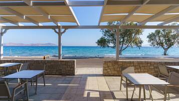 Snack bar