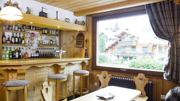 Bar (in der Unterkunft)
