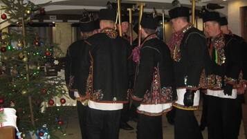 Se sirven desayunos, comidas y cenas