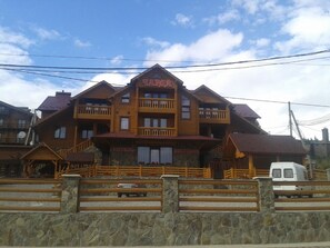 Front of property - Charda Hotel (Bukovel)