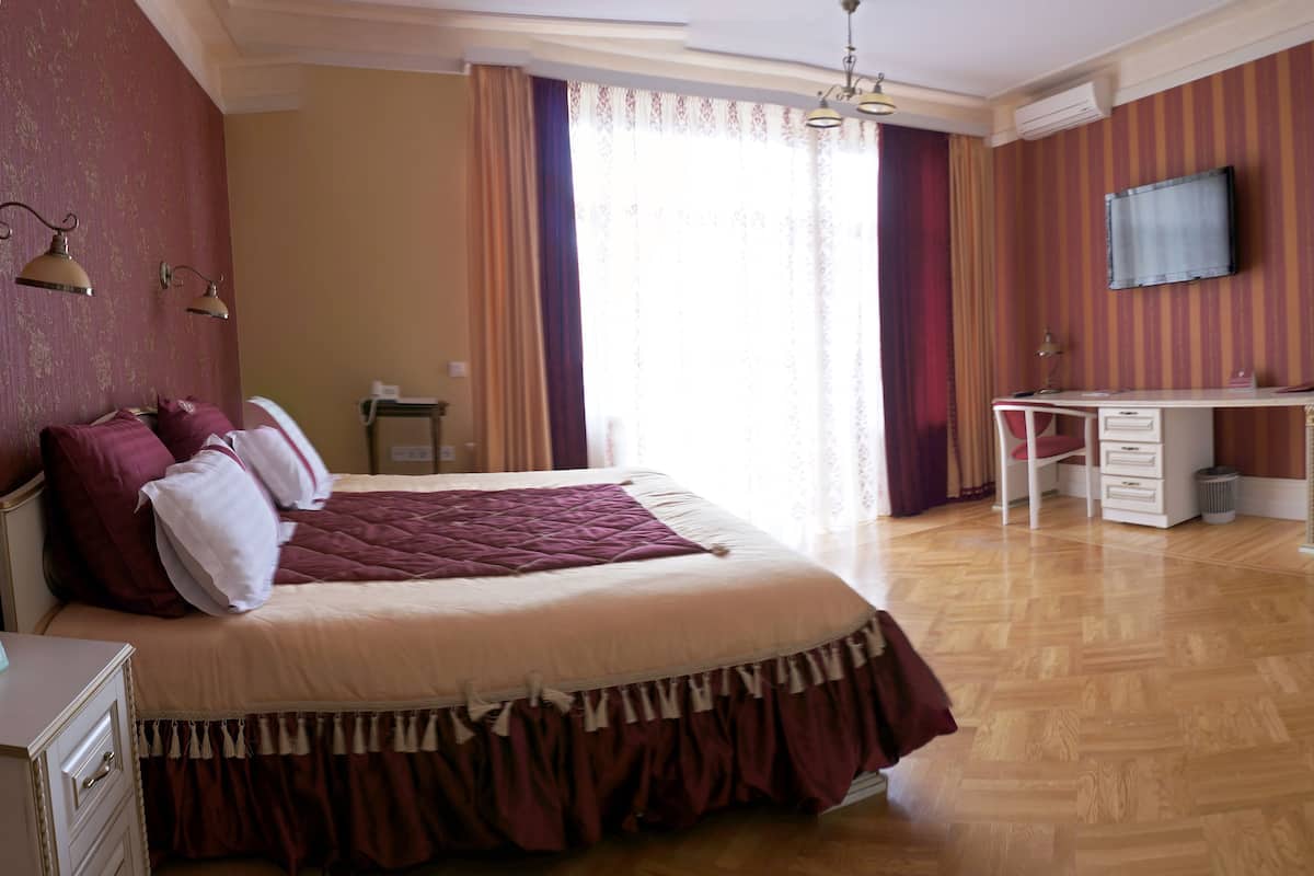 Suite, Whirlpool | Hochwertige Bettwaren, Minibar, Zimmersafe, Schreibtisch