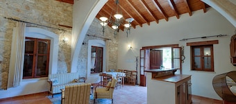 Komi Lofou Traditional House