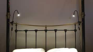 Traditional House, 2 Bedrooms, Mountain View, Mountainside | 2 bedrooms, Egyptian cotton sheets, premium bedding