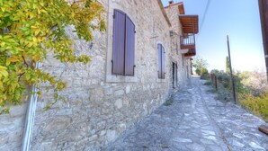 Exterior - Komi Lofou Traditional House (Lofou)