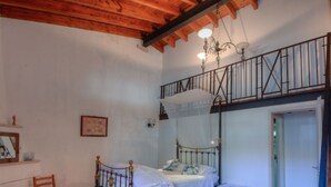 Traditional House, 2 Bedrooms, Mountain View, Mountainside | 2 bedrooms, Egyptian cotton sheets, premium bedding, desk - Komi Lofou Traditional House (Lofou)