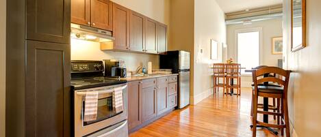 Premium Apartment, City View | Private kitchen | Full-sized fridge, microwave, oven, stovetop