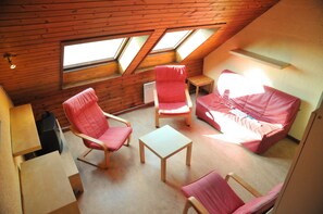 Standard Bungalow, 1 Bedroom | Living area | TV - L'Espinette (Hotton)