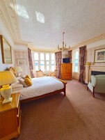 Room, 1 King Bed, Sea View (Room 6) | Premium bedding, iron/ironing board, bed sheets