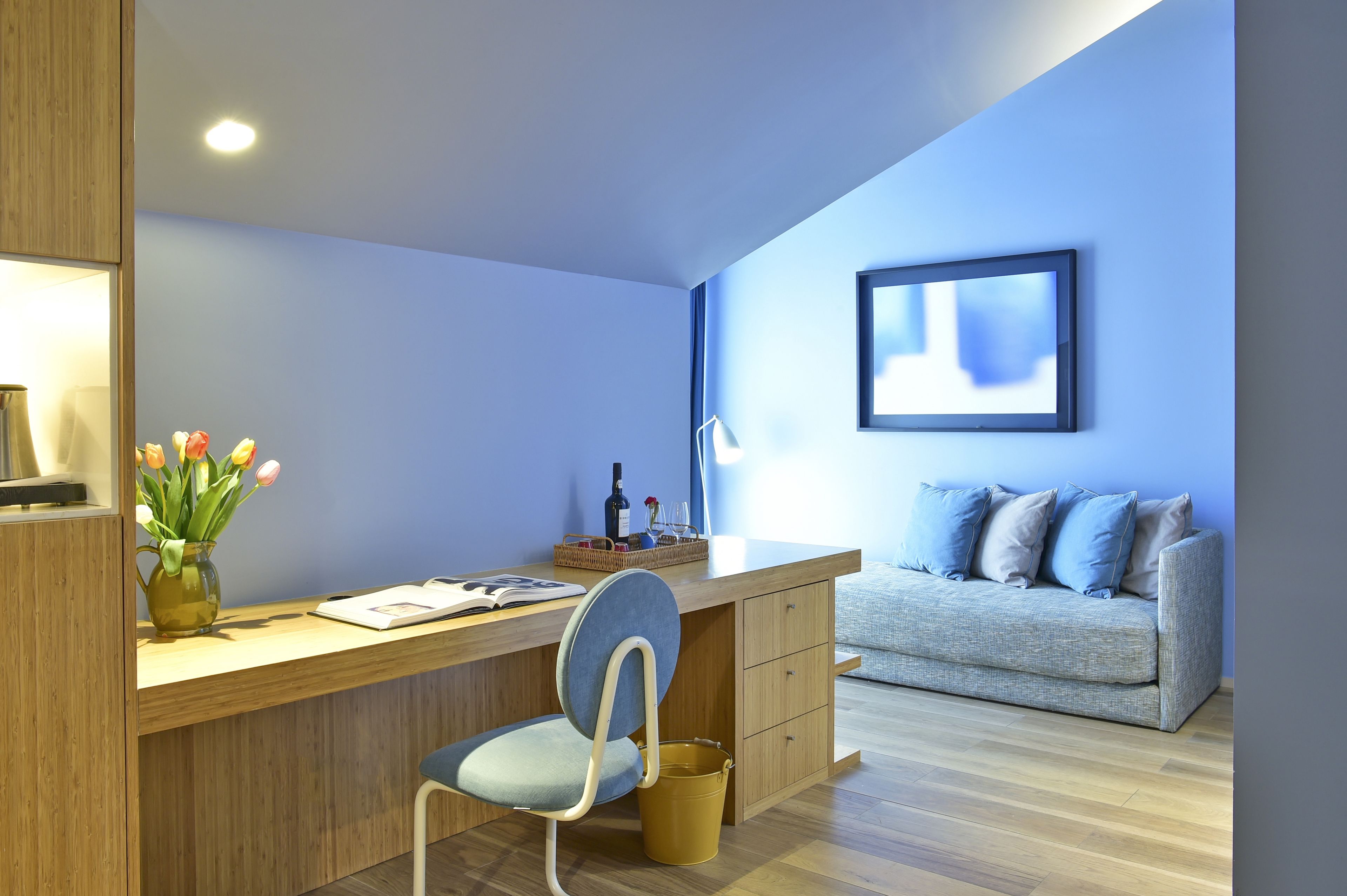 penthouse, city view | hypo-allergenic bedding, minibar, in-room safe, desk