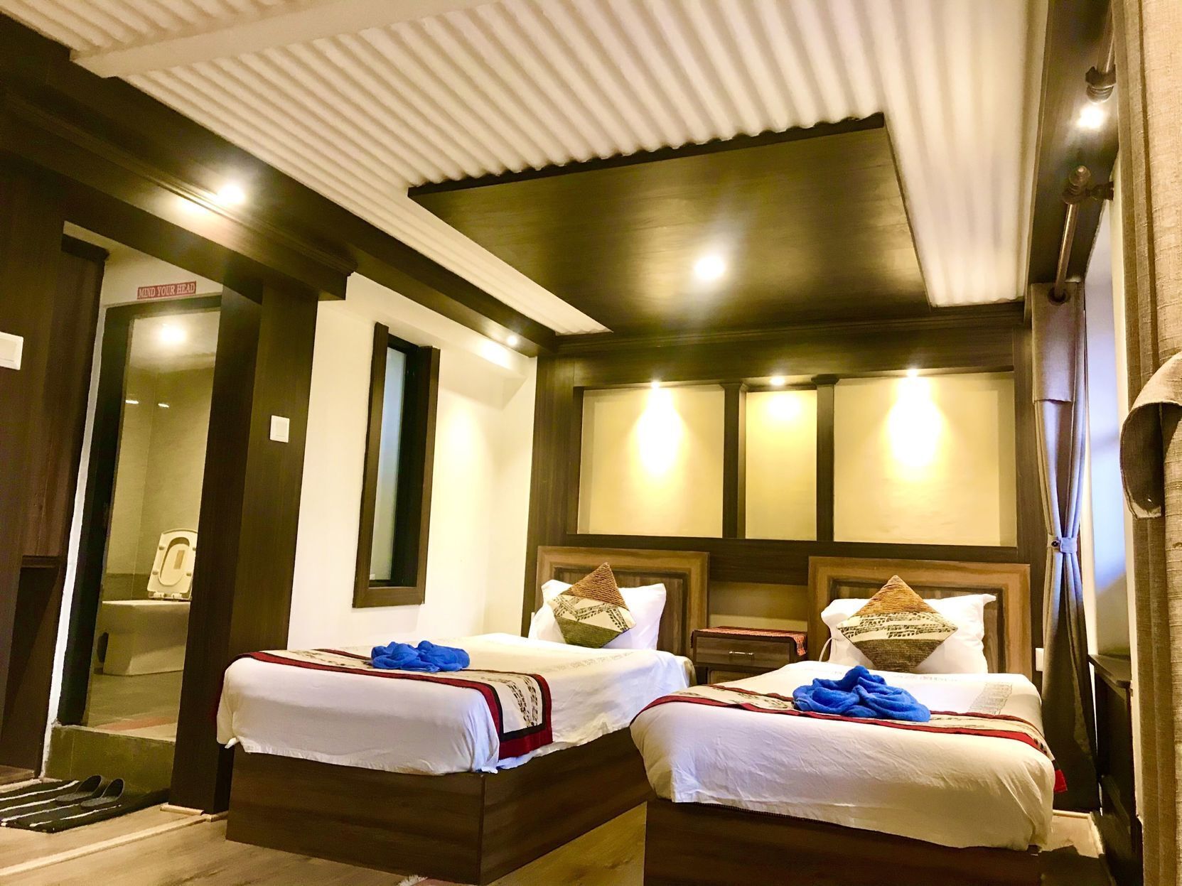 Desk, free WiFi, bed sheets