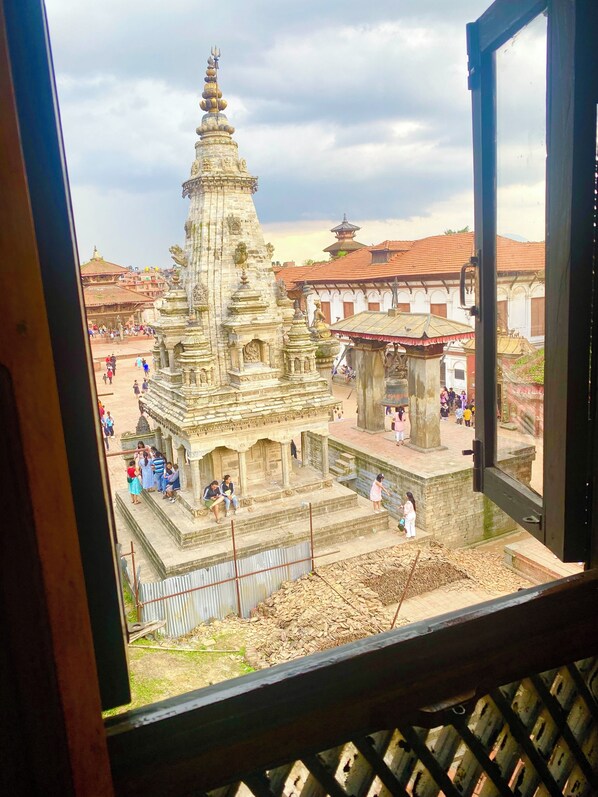 Desk, free WiFi, bed sheets - Shiva Guest House (Bhaktapur)