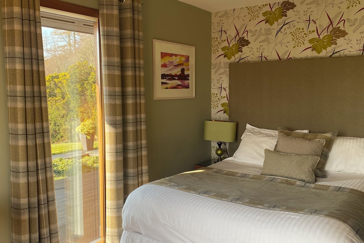 Double Room, Balcony | Premium bedding, individually decorated, individually furnished, desk