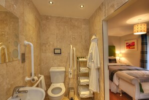 Double Room | Bathroom | Shower, rainfall showerhead, designer toiletries, hair dryer - Aspen Lodge (Oban)