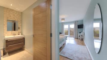 Twin kamer, balkon | Luxe beddengoed, individueel gedecoreerd, individueel gemeubileerd