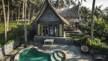 Outdoor pool, sun loungers