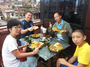 Restaurant - Sunny Guest House and Cafe (Bhaktapur)