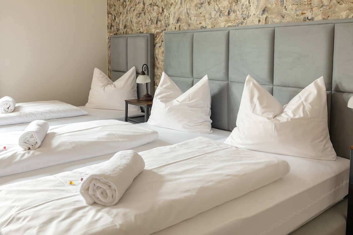 family room | premium bedding, minibar, desk, soundproofing