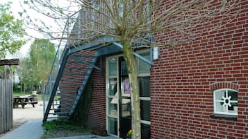 Pintu masuk properti