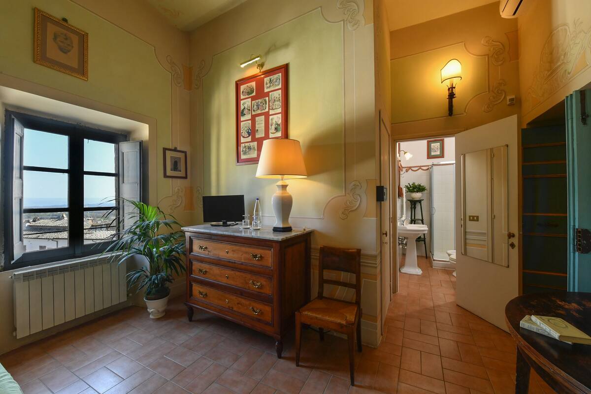 Economy Triple Room | Individually decorated, individually furnished, desk, free WiFi