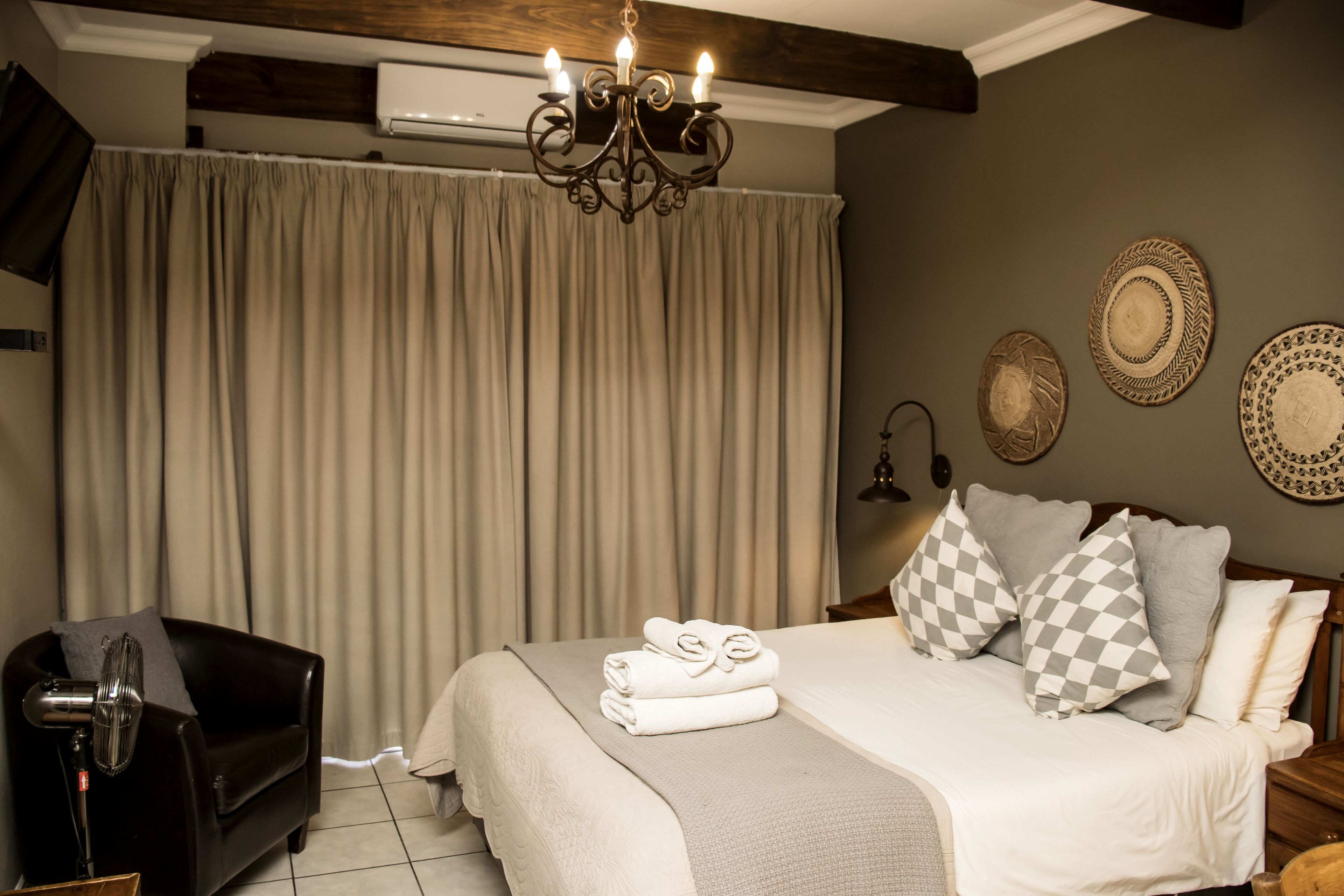 Herehuis Family Stable Unit 1 | In-room safe, individually furnished, iron/ironing board, free WiFi