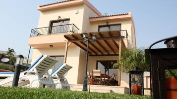 Deluxe Villa, 3 Bedrooms, Private Pool | Terrace/patio