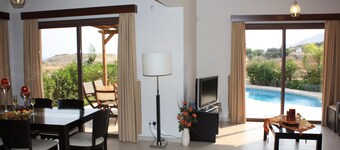 Vineland Holiday Villas