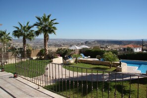 Villa superior, 3 habitaciones, alberca privada, vista al mar | Terraza o patio
