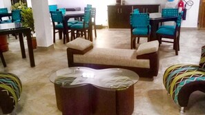 Lobby sitting area - Jungle House By Explorama (Iquitos)