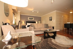 Studio Apartment | Living area