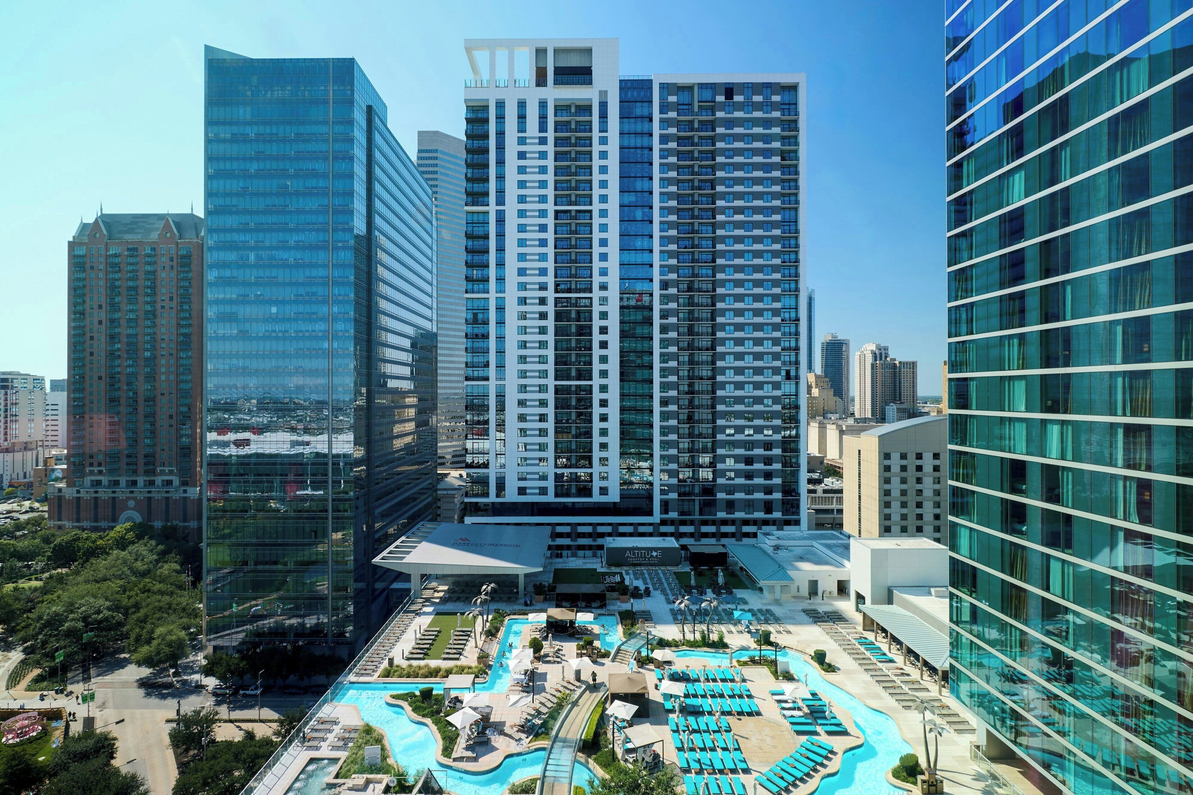 2 albercas al aire libre y camas balinesas (con cargo) 