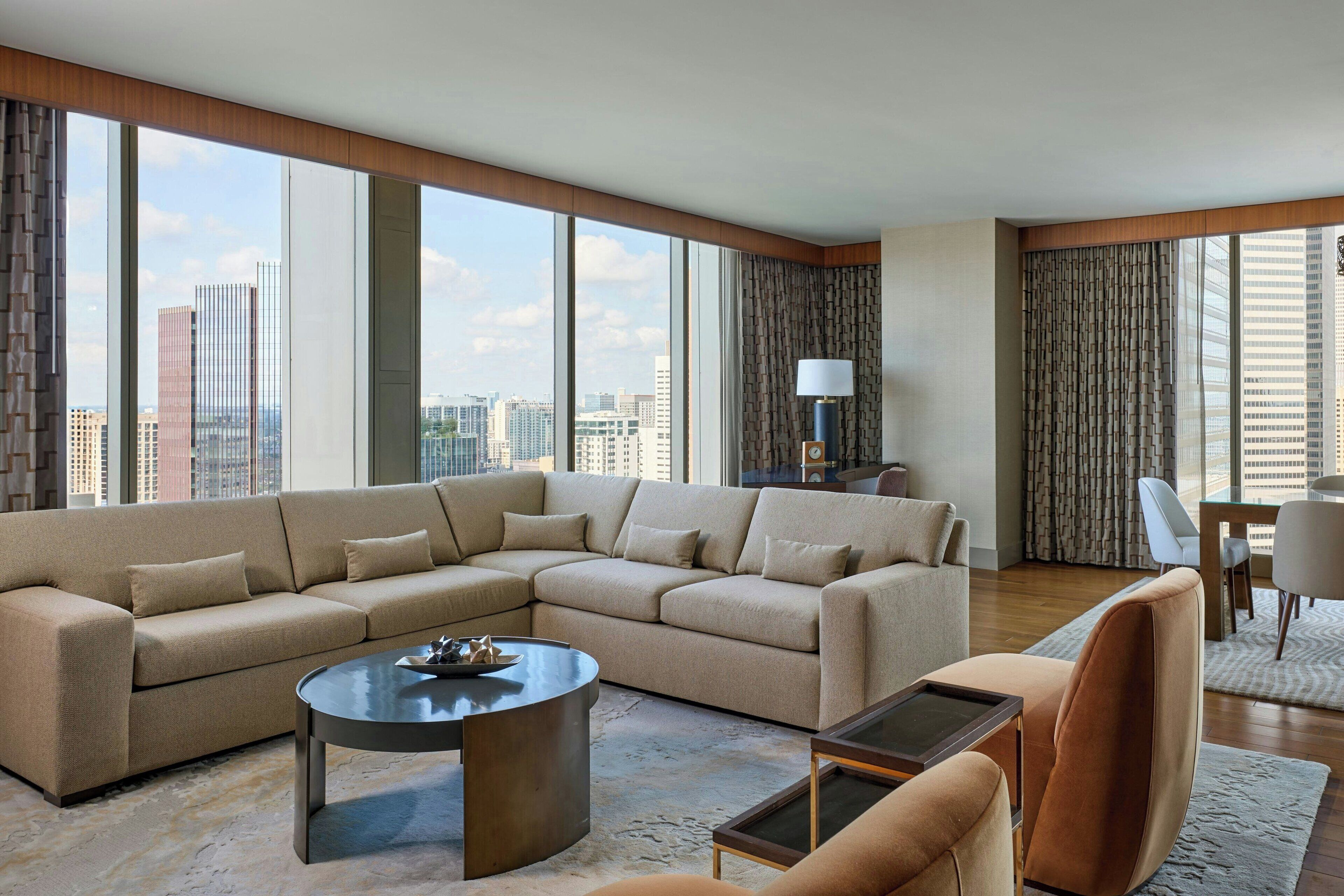 Vice Presidential Suite, 1 Bedroom, Non Smoking | Living room