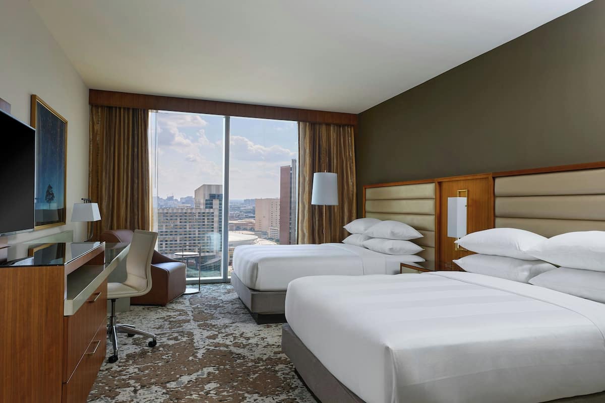 Hypo-allergenic bedding, in-room safe, desk, laptop workspace