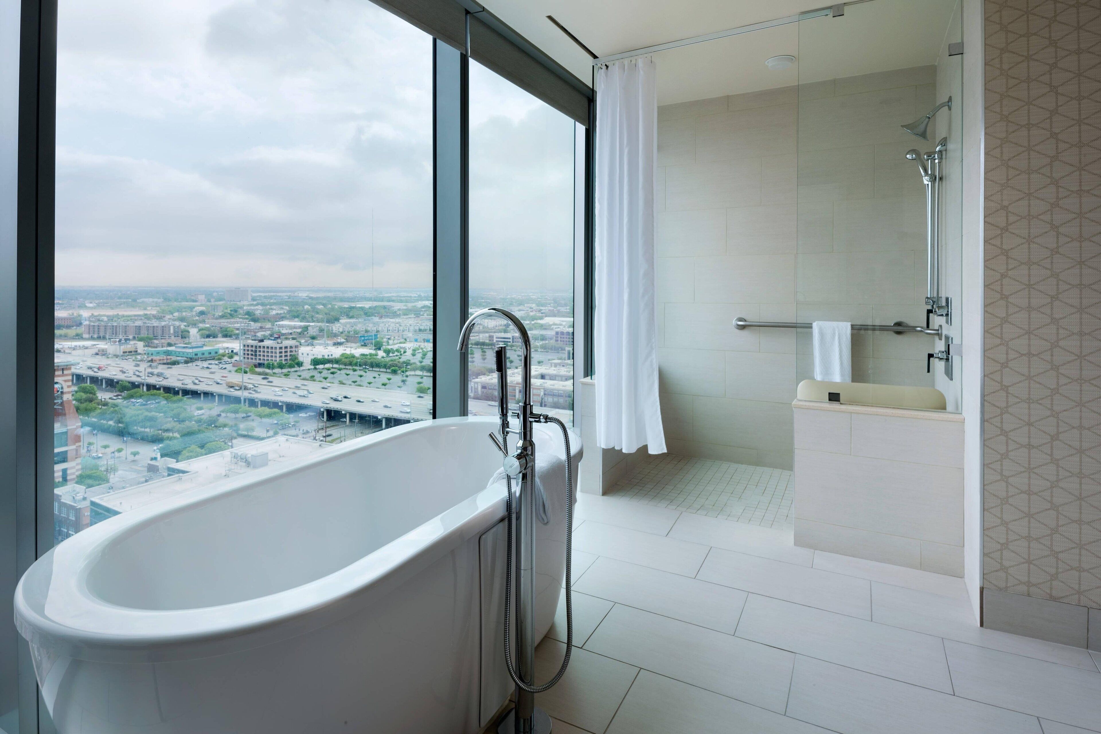 combined shower/bathtub, free toiletries, hair dryer, towels