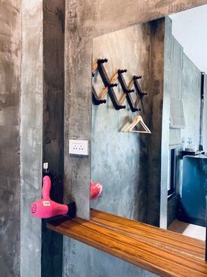 Comfort Room | Individually decorated, desk, blackout drapes, free WiFi - Pai Nam Now Guesthouse (Pai)