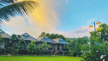 Comfort Room | Individually decorated, desk, blackout drapes, free WiFi