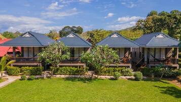 Comfort Room | Individually decorated, desk, blackout drapes, free WiFi