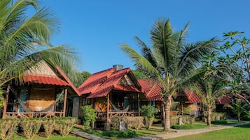 Bungalow Standard Room | Individually decorated, desk, blackout drapes, free WiFi