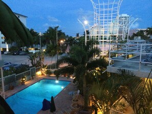 Outdoor pool, pool umbrellas, sun loungers