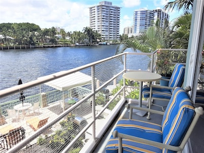 Manhattan Tower Apartment Hotel