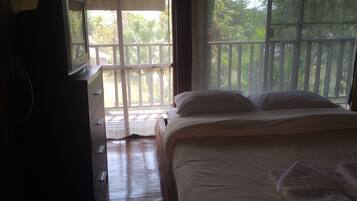 Triple Room | Individually decorated, individually furnished, blackout curtains