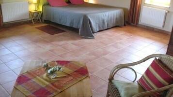 Suite, Private Bathroom, Garden View (2 Chambres)
