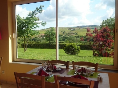 Restaurant. La Ferme Du Chapi