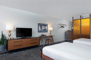 Desk, laptop workspace, blackout curtains, iron/ironing board - The Sapphire Motel (Bozeman)