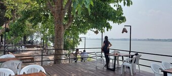 Pilgrim's Kitchen & Inn