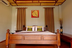 Deluxe Double Bungalow | Free minibar items, individually decorated, blackout drapes, free WiFi - Baan Aew Pai (Pai)