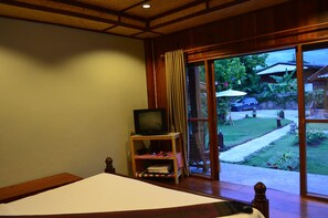 Deluxe Double Bungalow | Free minibar items, individually decorated, blackout drapes, free WiFi - Baan Aew Pai (Pai)