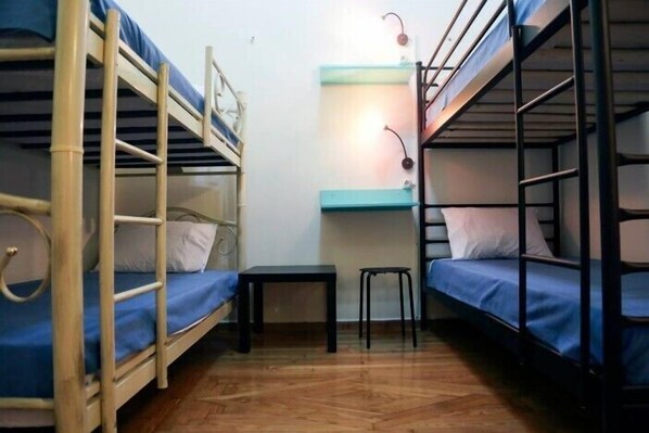 Dormitório compartilhado, banheiro compartilhado | Cofres nos quartos, Wi-Fi de cortesia