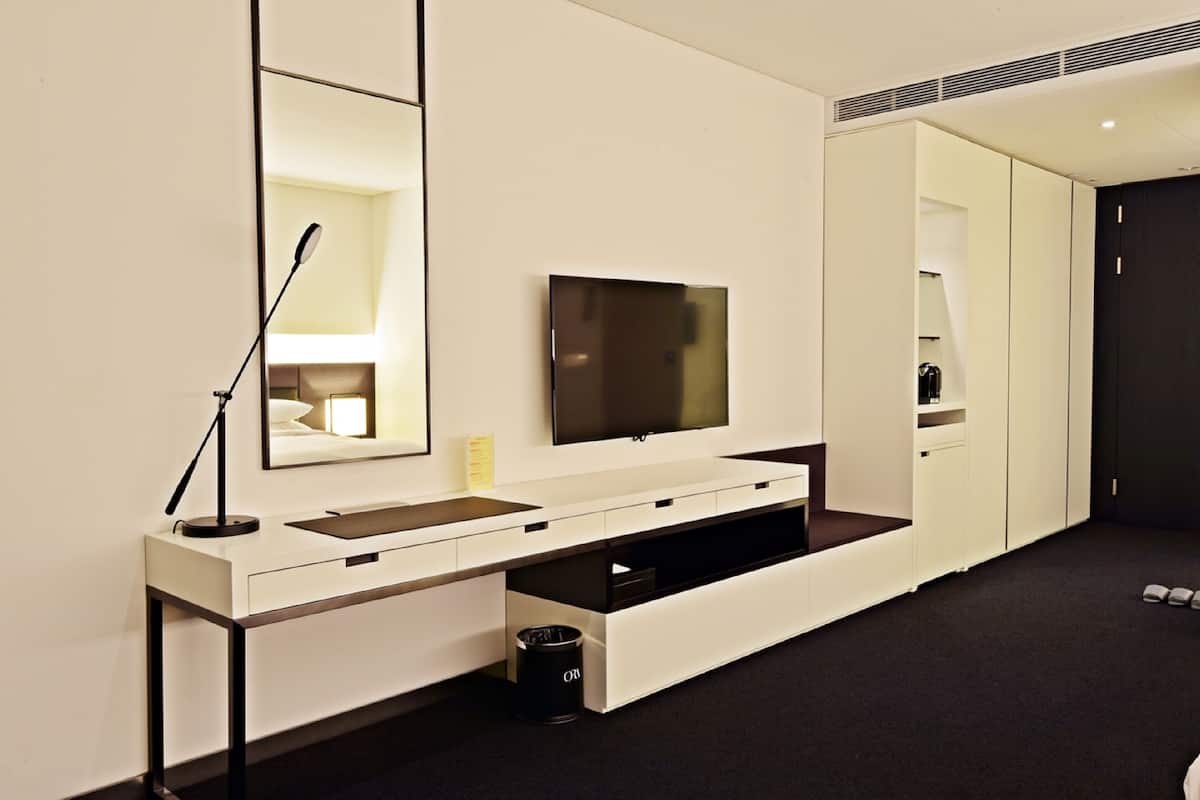 1 bedroom, premium bedding, desk, iron/ironing board